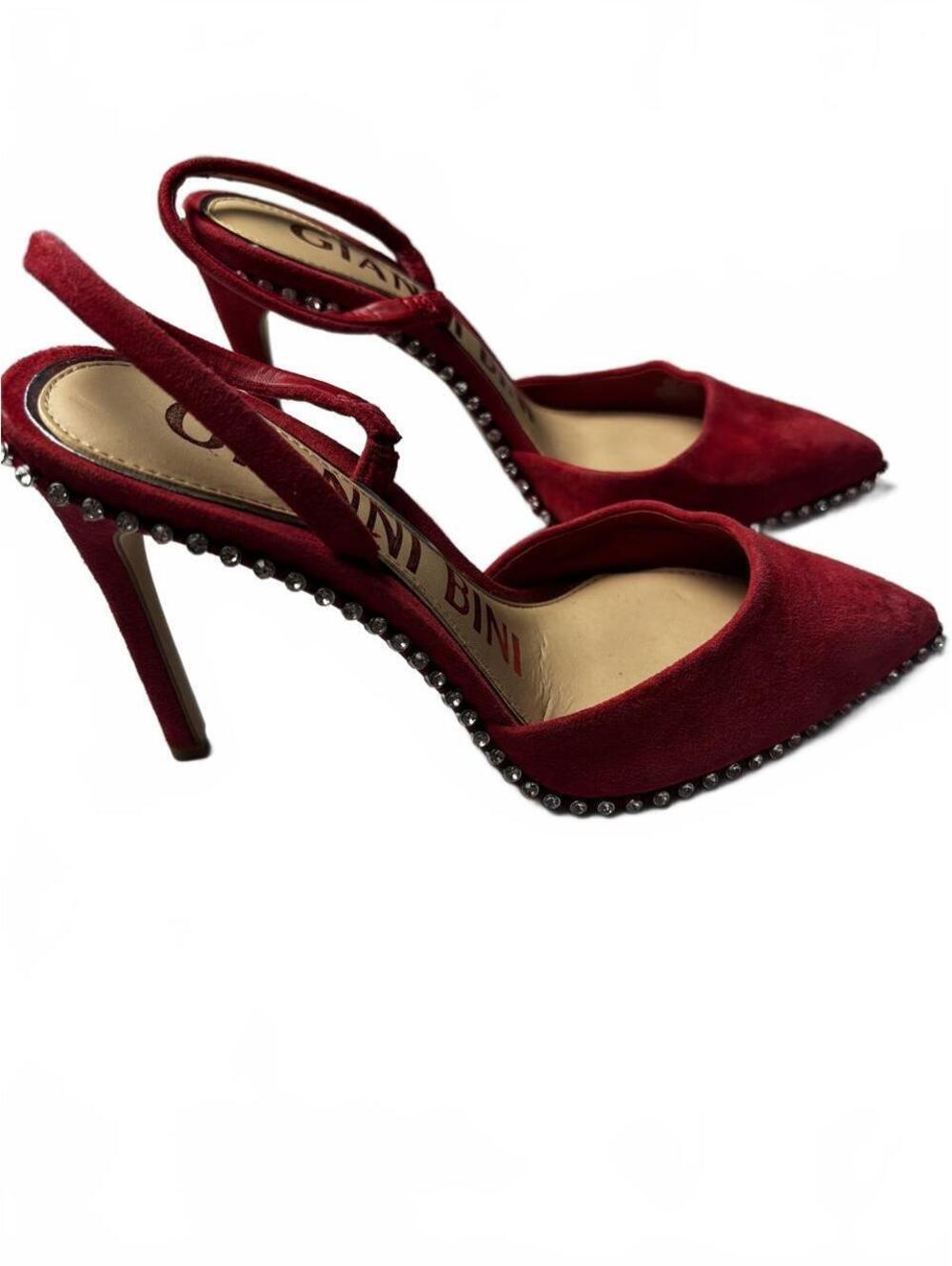 Gianni Bini Women's Red and Burgundy Court